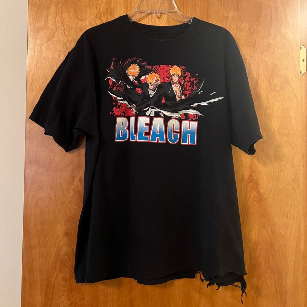 Shonen Jump BLEACH T-Shirt Anime Manga Y2K Ichigo Kurosaki DESTROYED Flaws READ